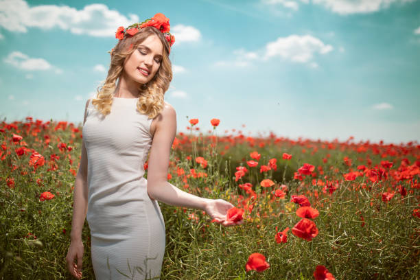 istock Beauty in poppy field 907938950