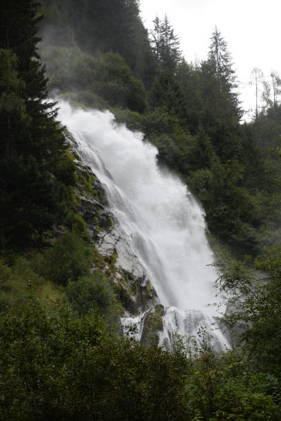 istock Stuibenfall at Umhausen, Austria 907940102