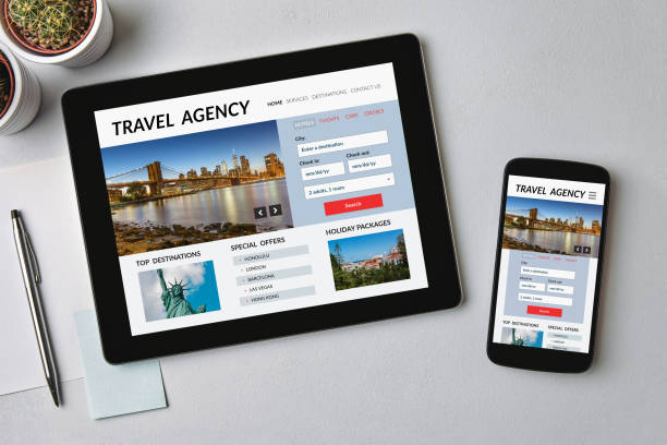 istock Travel agency concept on tablet and smartphone screen 907947930