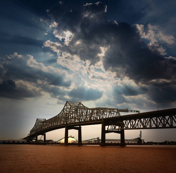 istock Louisiana Horace Wilkinson Bridge Mississippi river 907964788