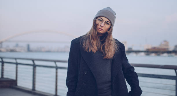 istock Beautiful young girl 907966384