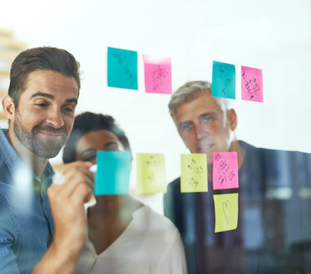 istock Brilliant brainstorming in action 907969118