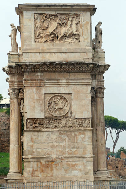 colisée, coliseum ou coloseo, amphithéâtre flavien plus grand jamais construit symbole de la ville antique de roms dans l’empire romain. - coliseum rome roma province roman photos et images de collection