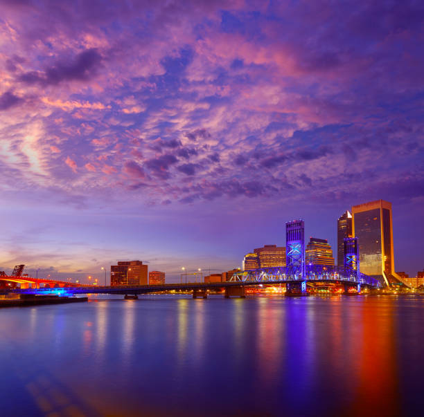 istock Jacksonville skyline sunset river in Florida 907998680