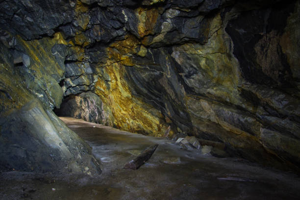 istock Colorful environment in an abandoned mine 907999054