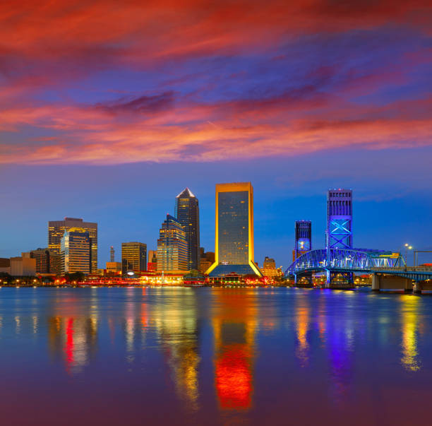 istock Jacksonville skyline sunset river in Florida 907999268