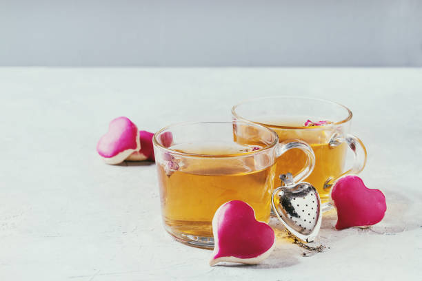 istock Love Valentine tea greeting card 908010438