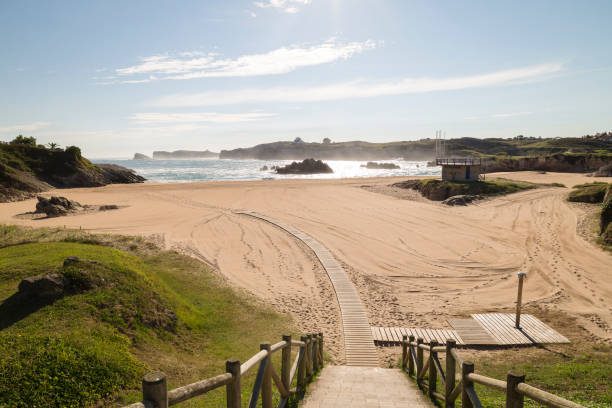 istock road to a beautiful sunny beach 908011724
