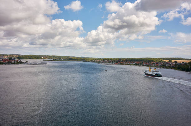 ferry from ærø to svendborg - aero imagens e fotografias de stock