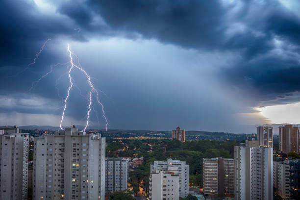 storm in the city sao jose dos campos, sao paulo - brazil - bolt - lightning thunderstorm storm city imagens e fotografias de stock