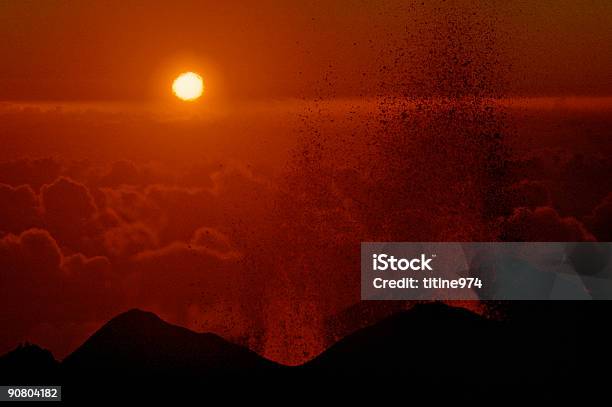 Извержения Вулкана 3 — стоковые фотографии и другие картинки Без людей - Без людей, Взрывающийся, Вулкан