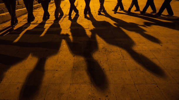 istock Shadow Of Dancing People In The Night 908041942