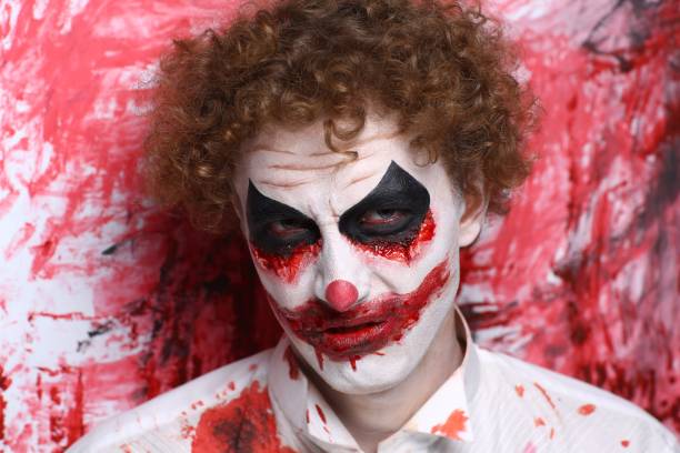 halloween make up uomo pagliaccio pazzo - circus bizarre men make up foto e immagini stock