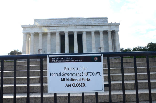 WWII and Linclon Memorials CLOSED because of the Federal Government SHUTDOWN (2013) National monuments and museums in Washington DC were closed during the U.S. governemnt shutdown in 2013. 2013 stock pictures, royalty-free photos & images