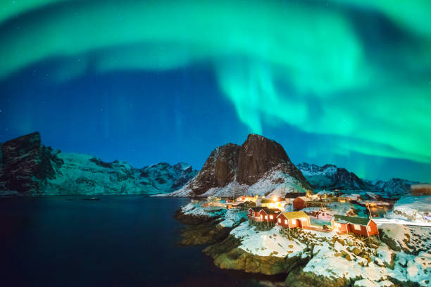 istock Colorful northern lights 908111220