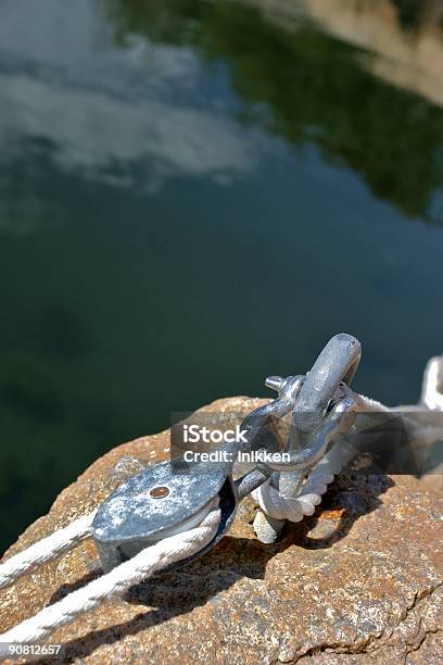 Ligadas Em Conjunto - Fotografias de stock e mais imagens de Apertar - Apertar, Aço, Branco