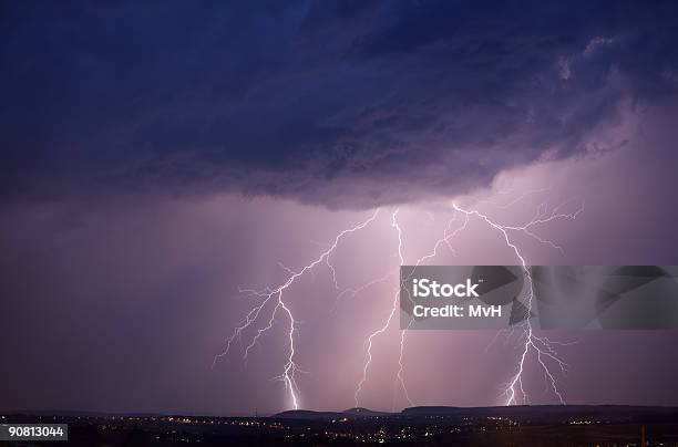 Blitz Sturm Stockfoto und mehr Bilder von Blitzbeleuchtung - Blitzbeleuchtung, Elektrizität, Energieindustrie