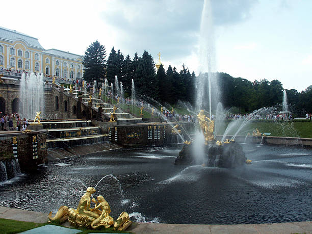 istock Grand cascade in Peterhof - Russia 90813905