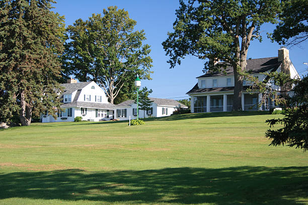 istock New England Summer Houses 90813968