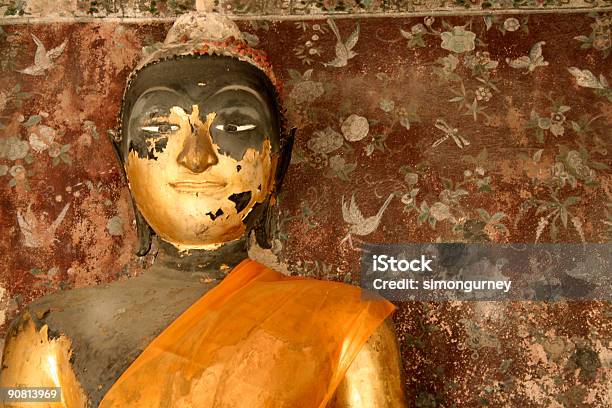 Foto de Templo Do Buda De Peeling De Bangkok Tailândia e mais fotos de stock de Acabado - Acabado, Antigo, Arcaico