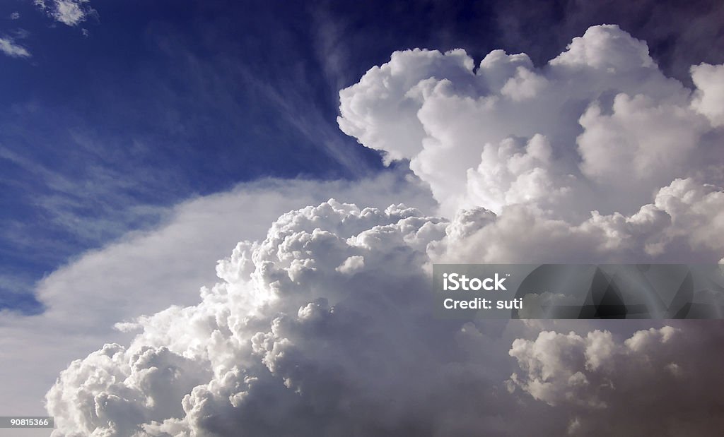 空と雲 - あこがれのロイヤリティフリーストックフォト
