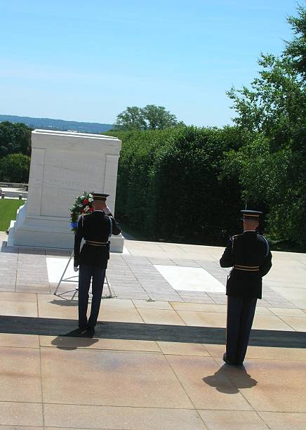 アーリントン - tomb of the unknown soldier mystery armed forces liberty ストックフォトと画像