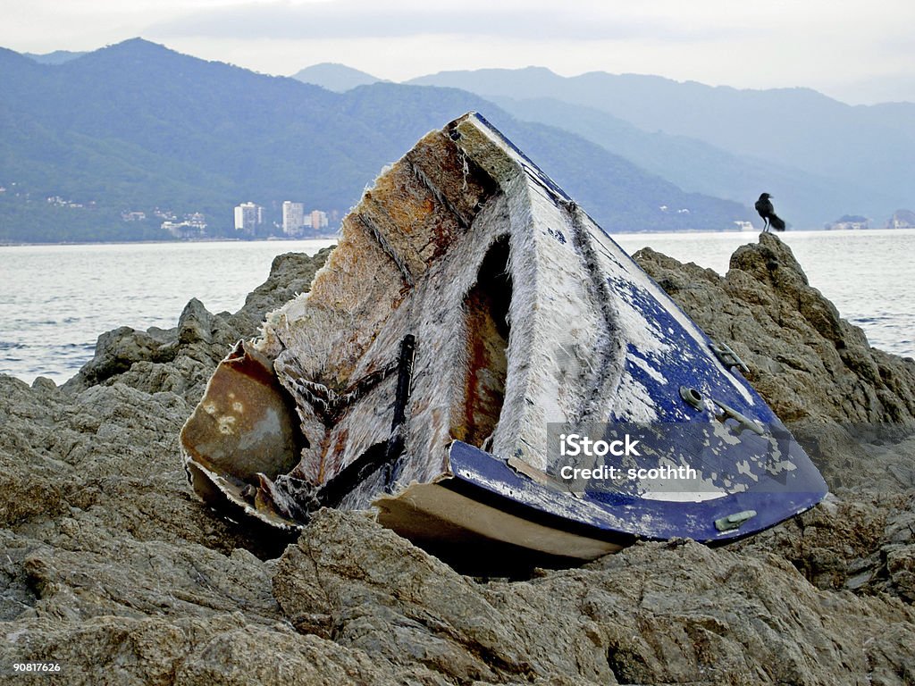 Naufrágio de barco de catástrofe - Foto de stock de Abandonado royalty-free