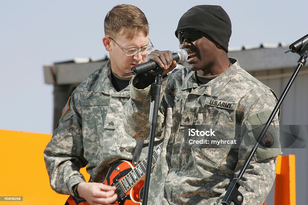 Cantare per le truppe - Foto stock royalty-free di Forze armate statunitensi