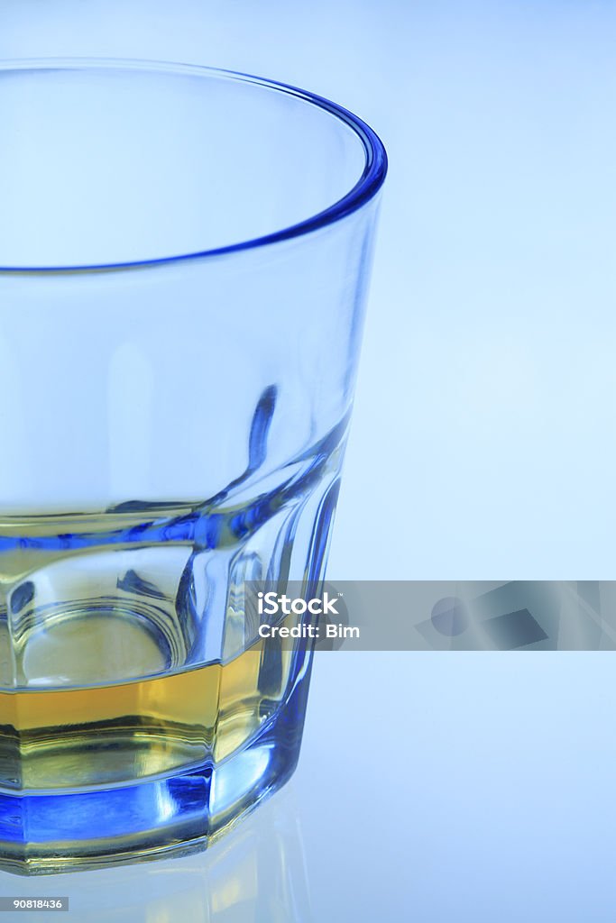 Синее стекло - Стоковые фото Алкоголь - напиток роялти-фри