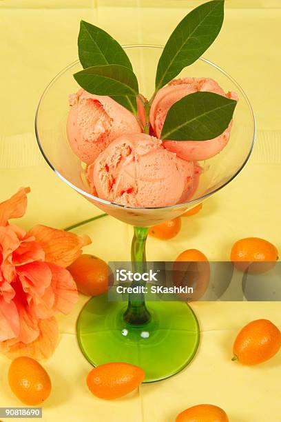 Kumquat Sorbettoicecream - Fotografie stock e altre immagini di Agrume - Agrume, Arancione, Cena