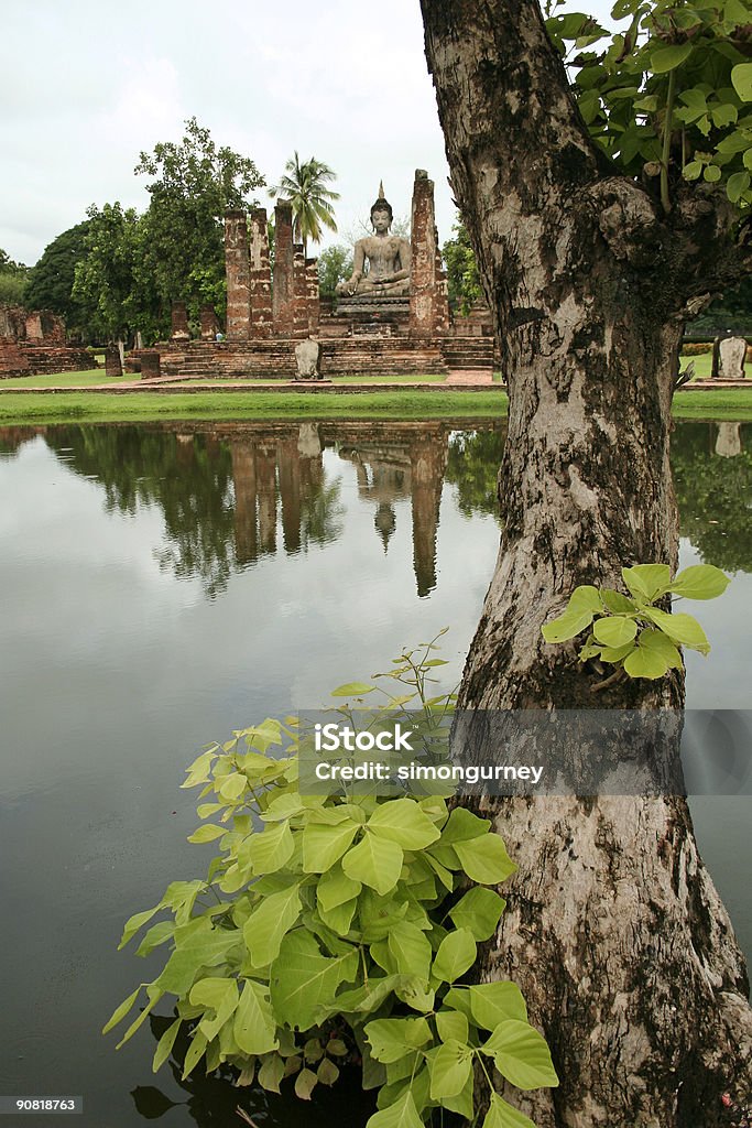 Reflectido Templo Buda sukhothai Tailândia - Royalty-free Antigo Foto de stock