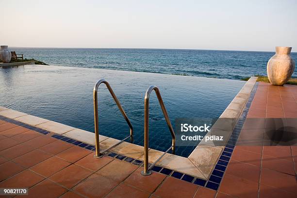 Piscina De Natação - Fotografias de stock e mais imagens de Ao Ar Livre - Ao Ar Livre, Atividade Recreativa, Cena de tranquilidade