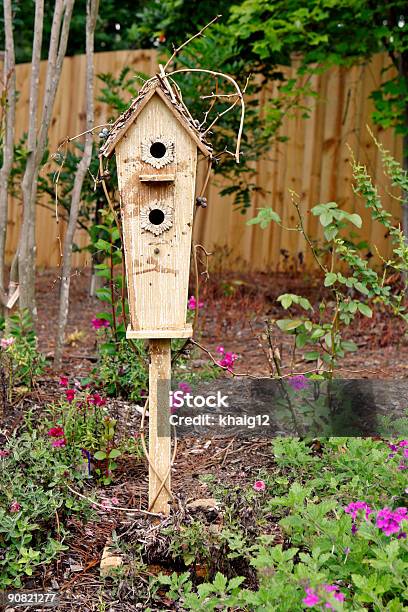 Photo libre de droit de Cabane À Oiseaux banque d'images et plus d'images libres de droit de Enrouleuse - Enrouleuse, Oiseau, Cabane à oiseaux