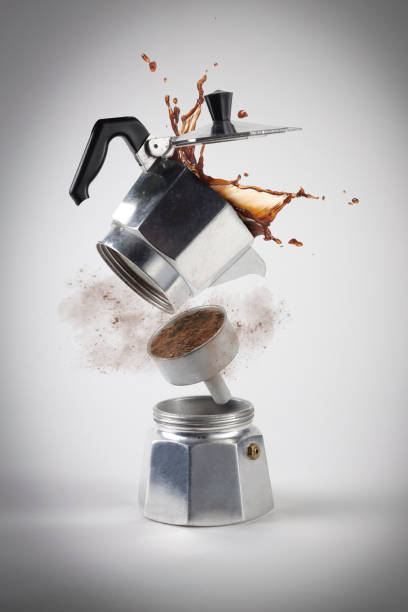 wybuch caffè moka - espresso coffee coffee maker italian culture zdjęcia i obrazy z banku zdjęć