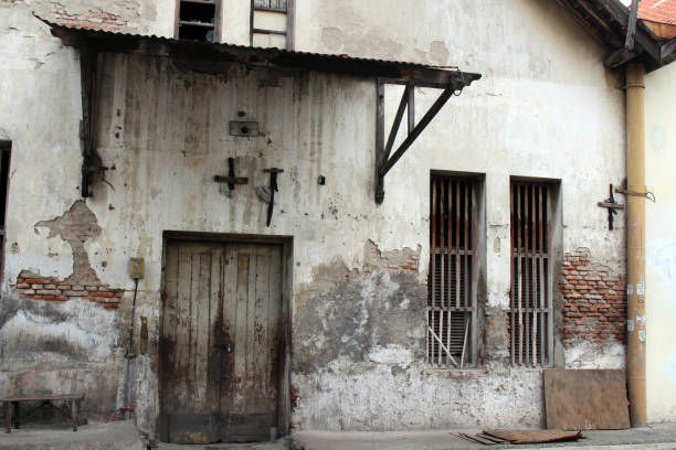 istock The doors and windows around Kota Lama (Old Town), Semarang, Indonesia 908227378