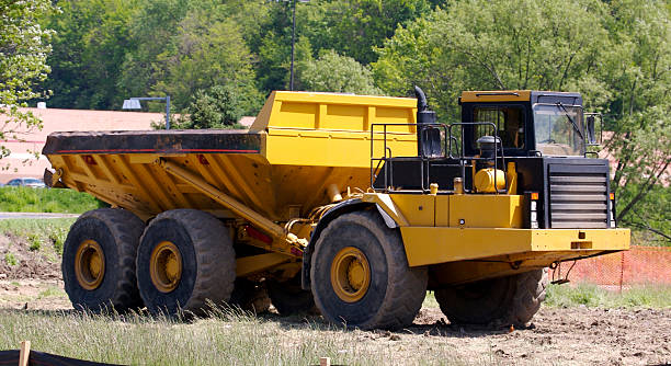 camión de descarga - bigrig fotografías e imágenes de stock