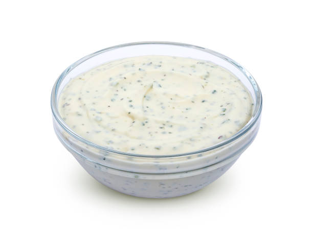 istock Garlic sauce isolated on white background 908245108