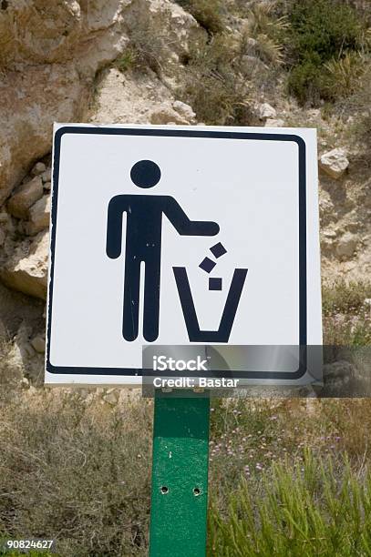 Triturador De Aquí Foto de stock y más banco de imágenes de Antihigiénico - Antihigiénico, Apuntar, Basura