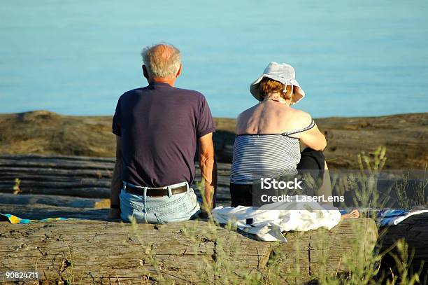 Par Idoso - Fotografias de stock e mais imagens de Adulto - Adulto, Amizade, Ao Ar Livre