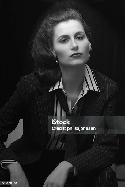 Foto de Retrato Retrô De Mulher De Negócios e mais fotos de stock de Mulheres - Mulheres, Estilo retrô, Só Uma Mulher