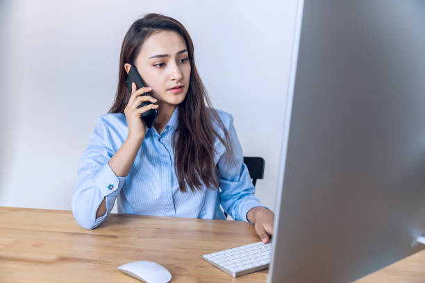 istock Young business woman 908255886