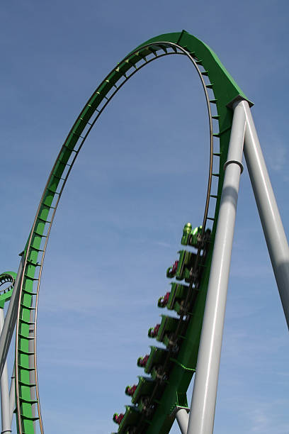 grozy looper 4 - cork screw rollercoaster zdjęcia i obrazy z banku zdjęć