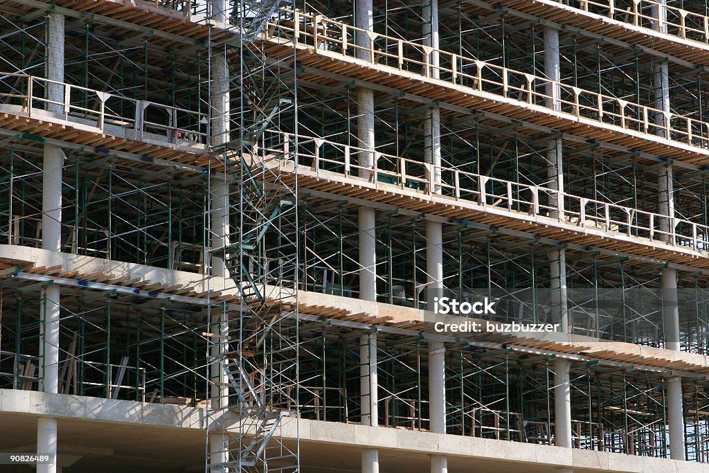 Grande edifício em construção - Foto de stock de Andaime royalty-free