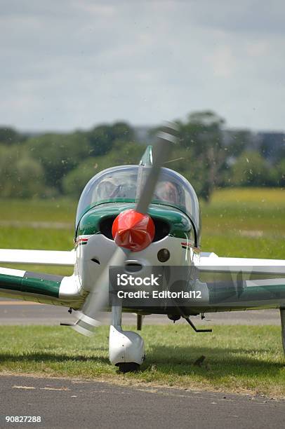 Cessna - Fotografie stock e altre immagini di Mezzo di trasporto aereo - Mezzo di trasporto aereo, Aeroplano, Aeroporto