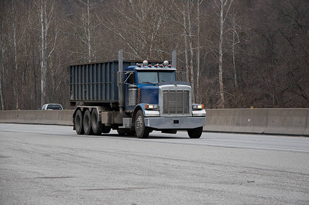 recipiente de camión - bigrig fotografías e imágenes de stock