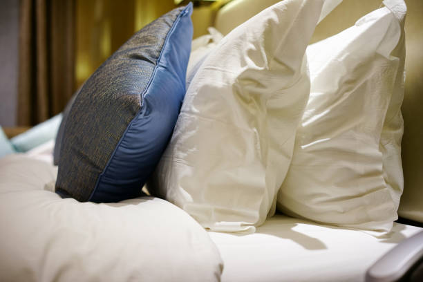 istock Elegant and comfortable bedroom interior 908292694