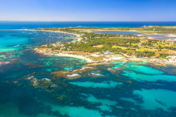 istock Rottnest Island scenic flight 908293394