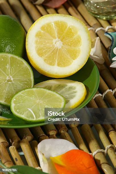 Prato De Frutos - Fotografias de stock e mais imagens de Alívio - Alívio, Amimar, Bambu - Material