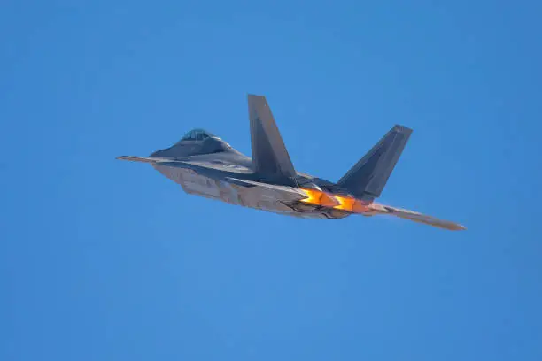 F-22 Raptor in a very close view, with afterburners on