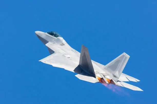F-22 Raptor in a very close view, with afterburners on